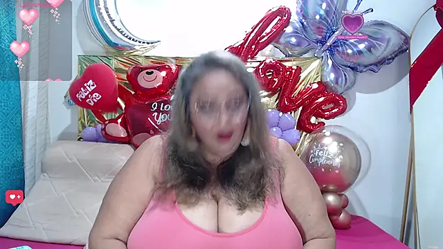Snapshot of BBW_salome chatting on February 19, 8:31 pm BBW salome online show from February 19, 8:31 pm