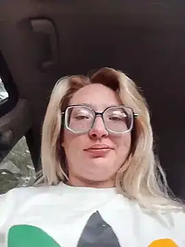 xWhoreAbleX Pika online show from December 2, 4:24 pm