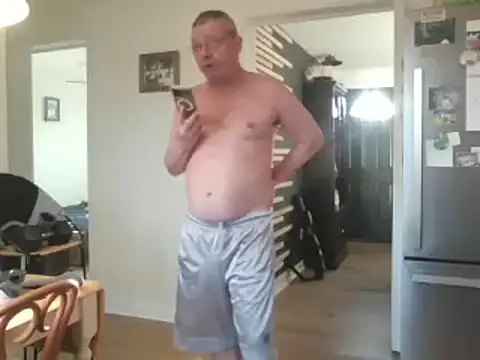 Snapshot of keiferkriss chatting on February 3, 9:39 pm keiferkriss online show from February 3, 9:39 pm