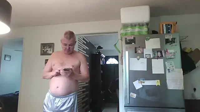 Snapshot of keiferkriss chatting on October 8, 5:10 pm keiferkriss online show from October 8, 5:10 pm