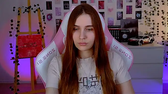 AliceCharmy online show from March 18, 3:42 pm