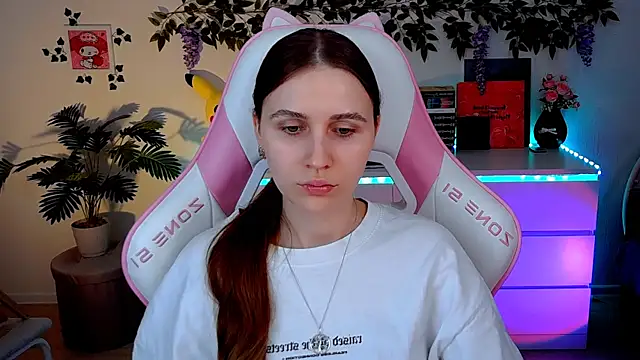 AliceCharmy online show from April 15, 2:46 pm