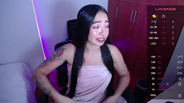 Snapshot of megan_bluee23 chatting on February 19, 3:16 pm megan bluee23 online show from February 19, 3:16 pm