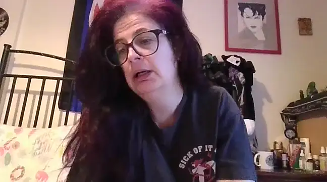 Snapshot of MissKisu chatting on December 19, 10:56 am MissKisu online show from December 19, 10:56 am