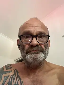ShyDave81 online show from July 28, 12:34 pm