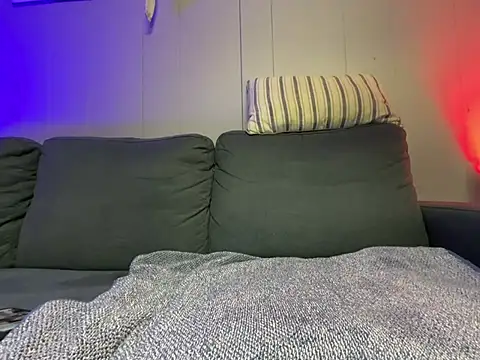 mouser21212 online show from March 6, 1:48 am