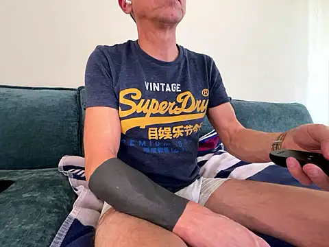 mouser21212 online show from January 12, 9:42 pm