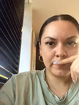 Luccreccia  online show from October 4, 9:18 am