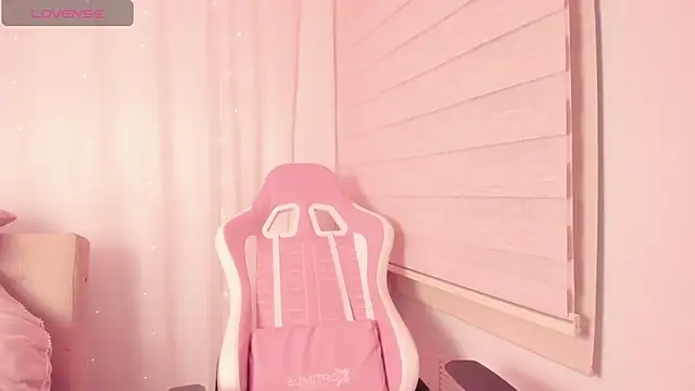 Alice winter  online show from April 14, 6:03 pm