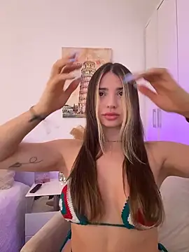 Ashleyjenner  online show from February 22, 1:09 pm