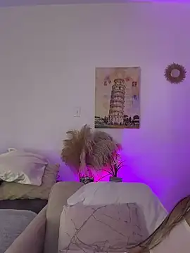 Ashleyjenner  online show from April 8, 1:49 am