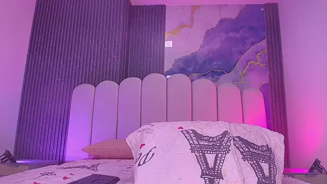 hot dione online show from March 28, 7:13 pm