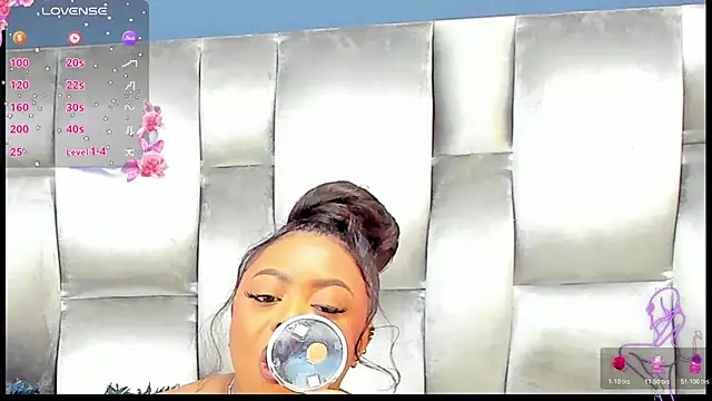 Snapshot of CamilaBenitez chatting on February 20, 11:54 am CamilaBenitez online show from February 20, 11:54 am