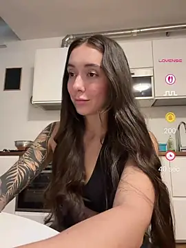 emiliasommer online show from June 2, 3:58 pm