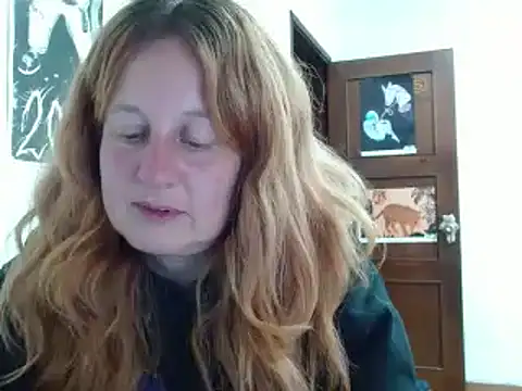 Snapshot of ViioletaMora chatting on April 23, 6:14 am ViioletaMora online show from April 23, 6:14 am