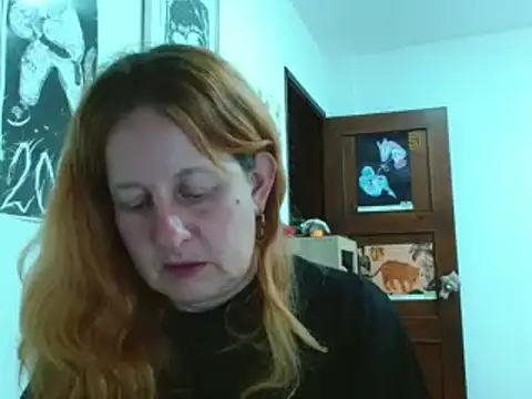 Snapshot of ViioletaMora chatting on April 24, 5:21 am ViioletaMora online show from April 24, 5:21 am