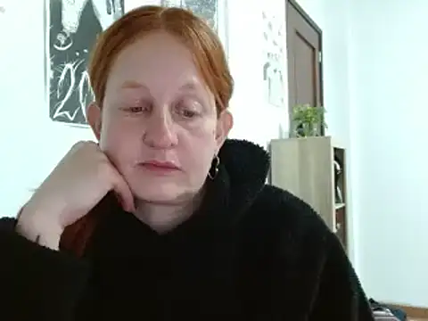 Snapshot of ViioletaMora chatting on April 28, 6:18 am ViioletaMora online show from April 28, 6:18 am