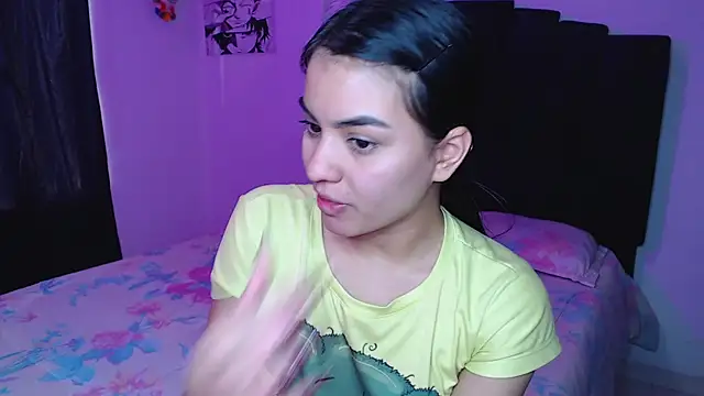 Ariel Zeo1 online show from June 1, 7:59 pm