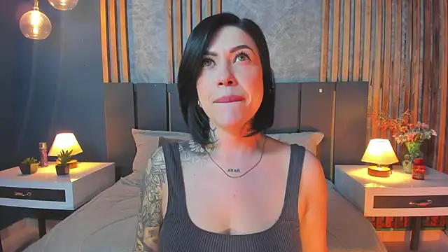 Hannah Borbon online show from February 27, 4:20 am