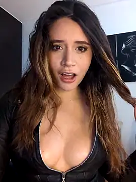 maliciaworld online show from February 6, 8:12 pm