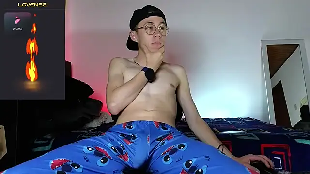 Snapshot of Elian_Cooper chatting on December 10, 9:12 am Elian Cooper online show from December 10, 9:12 am