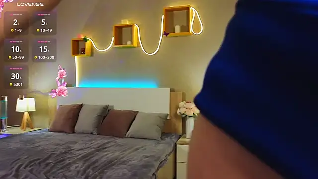 oliviabr0wn0 online show from February 23, 2:07 am