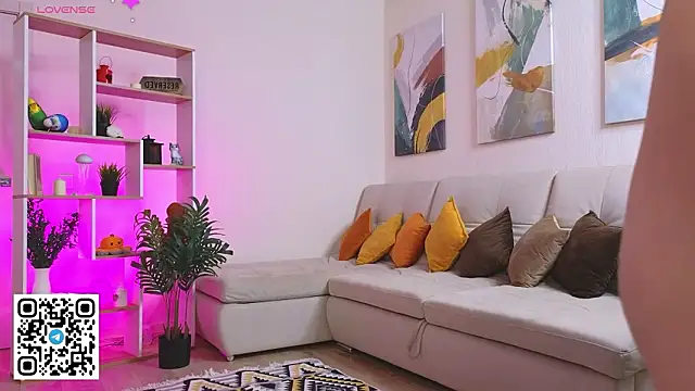 oliviabr0wn0 online show from February 3, 6:40 am