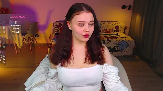 Snapshot of sensual_me chatting on October 11, 6:23 am sensual me online show from October 11, 6:23 am