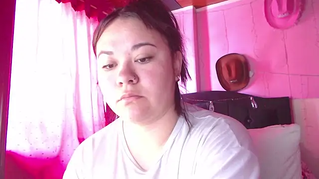 Snapshot of NikkiRous_ chatting on February 5, 4:44 pm NikkiRous online show from February 5, 4:44 pm