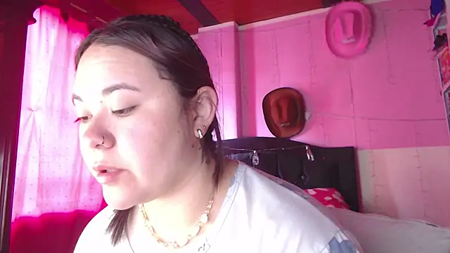 Snapshot of NikkiRous_ chatting on February 12, 2:01 pm NikkiRous online show from February 12, 2:01 pm