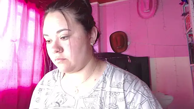 Snapshot of NikkiRous_ chatting on February 17, 1:18 pm NikkiRous online show from February 17, 1:18 pm