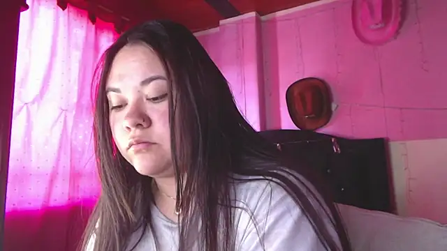 Snapshot of NikkiRous_ chatting on February 21, 1:12 pm NikkiRous online show from February 21, 1:12 pm