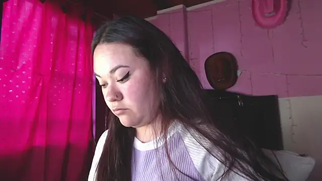 Snapshot of NikkiRous_ chatting on February 24, 8:40 pm NikkiRous online show from February 24, 8:40 pm