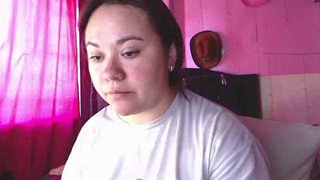 Snapshot of NikkiRous_ chatting on February 25, 2:27 pm NikkiRous online show from February 25, 2:27 pm