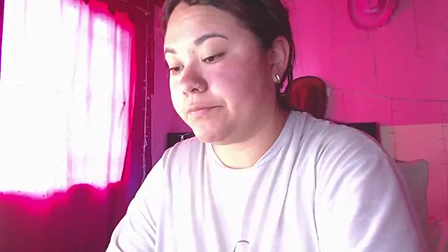 Snapshot of NikkiRous_ chatting on March 24, 3:39 pm NikkiRous online show from March 24, 3:39 pm