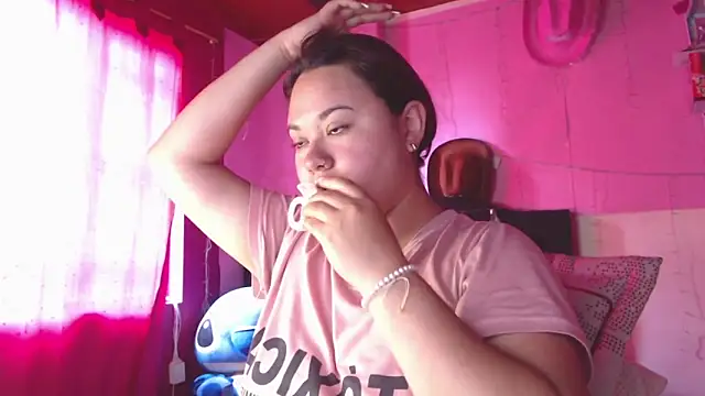 Snapshot of NikkiRous_ chatting on March 30, 2:18 pm NikkiRous online show from March 30, 2:18 pm