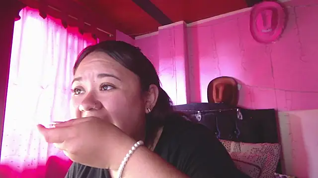 Snapshot of NikkiRous_ chatting on April 1, 1:41 pm NikkiRous online show from April 1, 1:41 pm