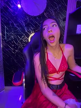 Snapshot of Ema_azel chatting on December 13, 2:49 pm Ema azel online show from December 13, 2:49 pm