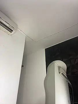 Snapshot of Ema_azel chatting on December 20, 1:43 pm Ema azel online show from December 20, 1:43 pm