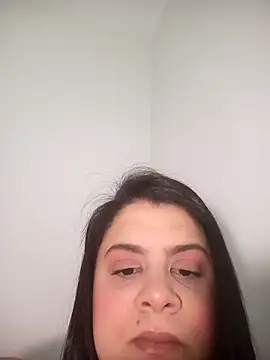 Snapshot of LUAHOT_ chatting on July 7, 7:29 pm LUAHOT online show from July 7, 7:29 pm