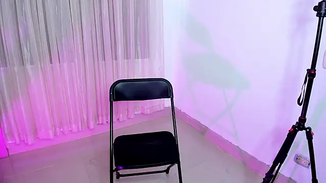 vale kross online show from April 8, 2:39 pm