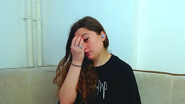 Helen Adams  online show from December 19, 8:23 am