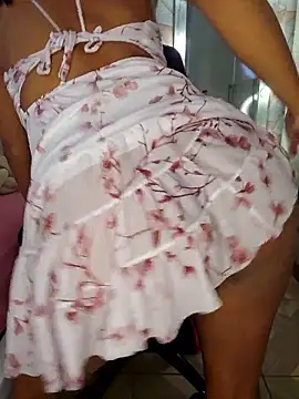 Snapshot of moreninhasilva chatting on June 13, 1:53 pm moreninhasilva online show from June 13, 1:53 pm