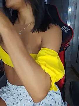 Snapshot of moreninhasilva chatting on July 11, 12:46 am moreninhasilva online show from July 11, 12:46 am