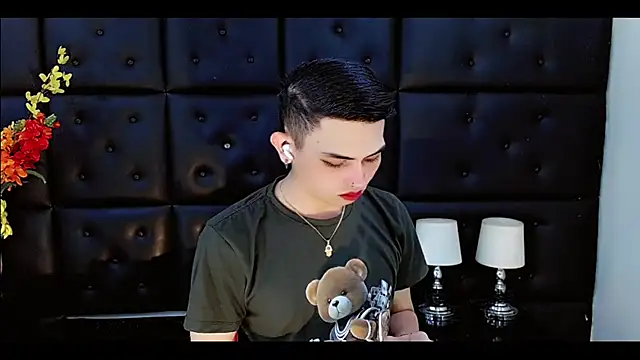 Daniela Pink  online show from March 23, 7:07 pm