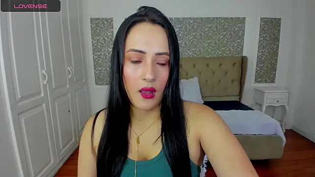 Snapshot of KimWessel_ chatting on April 28, 6:24 pm KimWessel online show from April 28, 6:24 pm