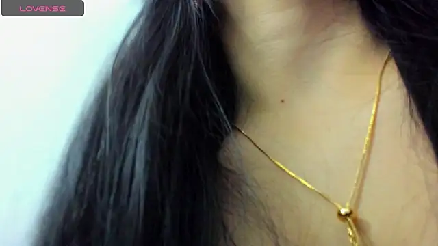 Snapshot of KimWessel_ chatting on May 1, 8:13 pm KimWessel online show from May 1, 8:13 pm