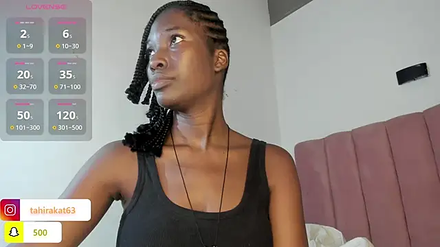 Snapshot of Tahira_21_ chatting on May 19, 8:04 pm Tahira 21 online show from May 19, 8:04 pm
