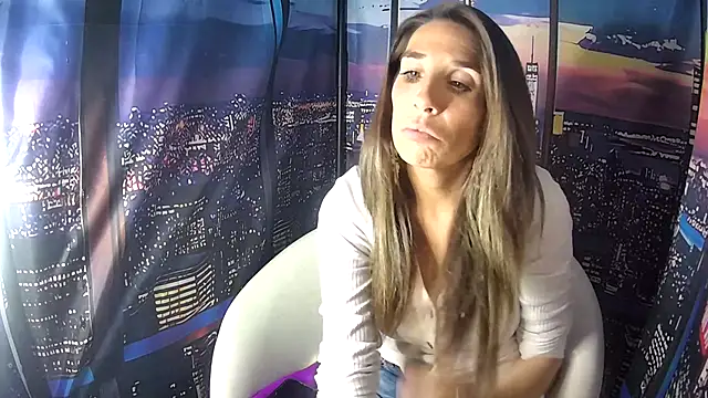 Snapshot of SarahStarr2020 chatting on November 10, 6:18 pm SarahStarr2020 online show from November 10, 6:18 pm