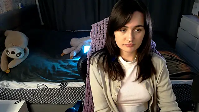 KiraYammy online show from November 8, 10:30 pm